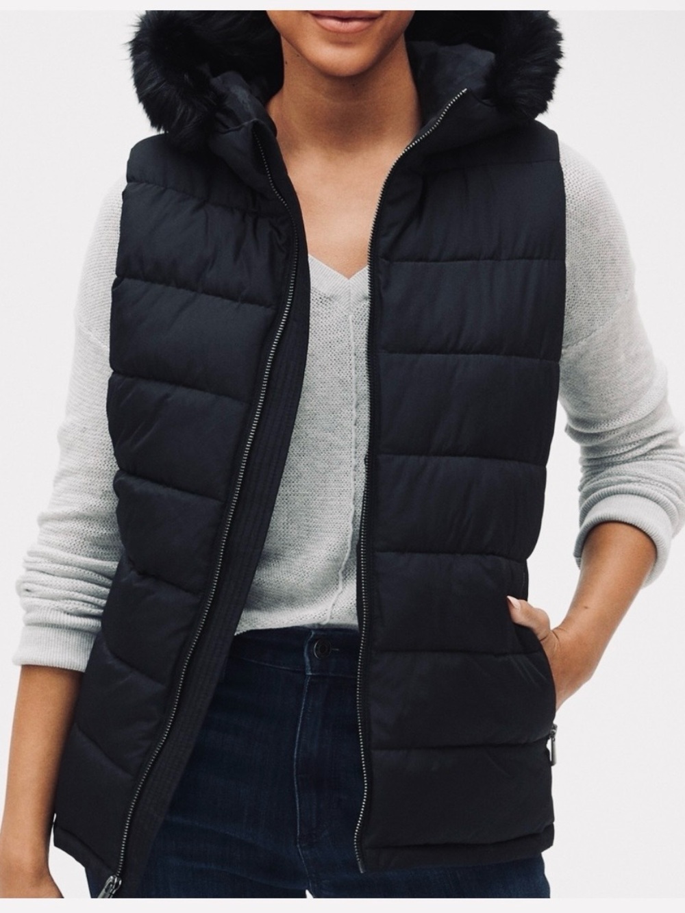 Gap hooded furry vest puffer jacket medium black full zip